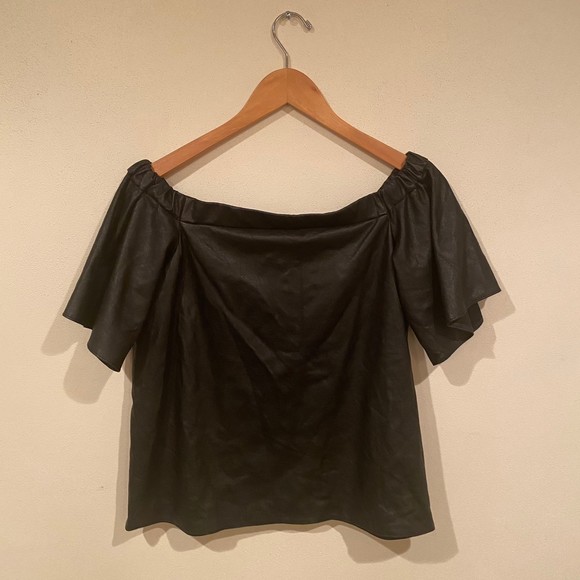 Bailey 44 Black Off-Shoulder Short Sleeve Top - Picture 3 of 8